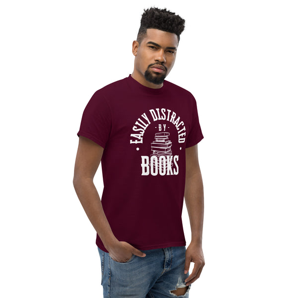 T-Shirt Classic - Easily Distracted by Books white ein Produkt von SCHIETKRAM