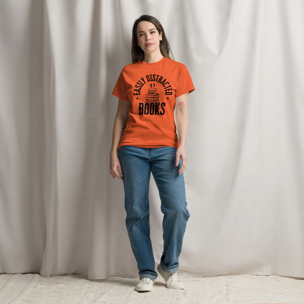 T-Shirt Classic - Easily Distracted by Books black ein Produkt von SCHIETKRAM