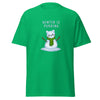 T-Shirt Classic - Weihnachts-Katze Schnee by Wanderkraehe Irish Green ein Produkt von SCHIETKRAM