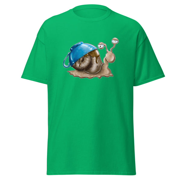 T-Shirt Classic - Schnegge by Wanderkraehe Irish Green ein Produkt von SCHIETKRAM