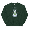 Sweatshirt - Weihnachts-Katze Schnee by Wanderkraehe Forest Green ein Produkt von SCHIETKRAM